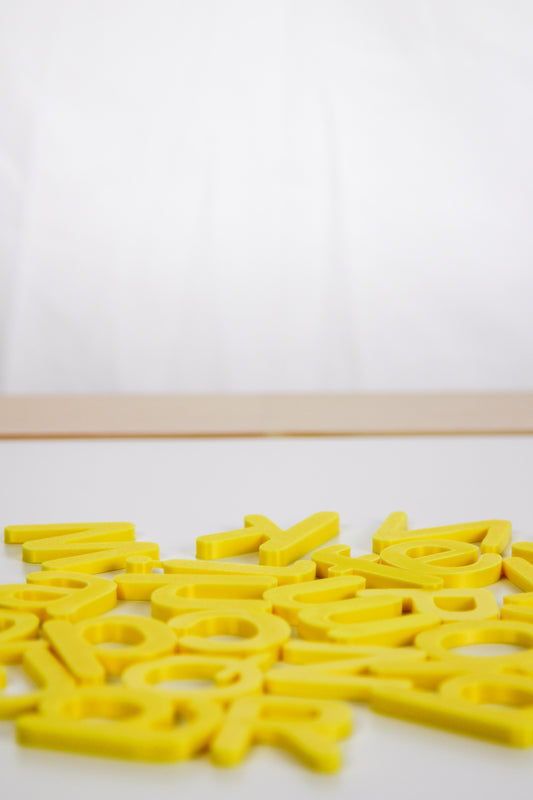 Alphabet minuscule pomme jaune